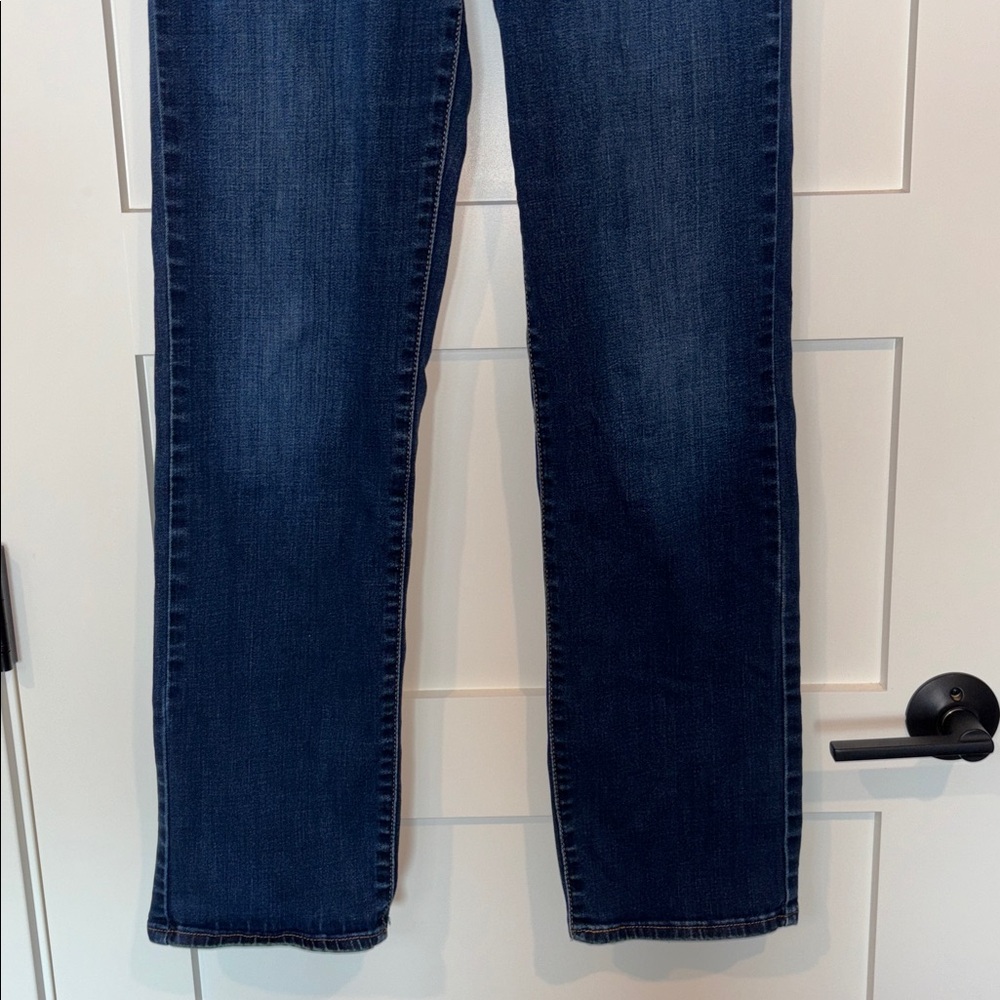 Levi’s Shaping Straight Jeans - Picture 5 of 16